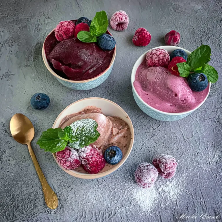 Lody z mrożonych owoców i mleka w proszku